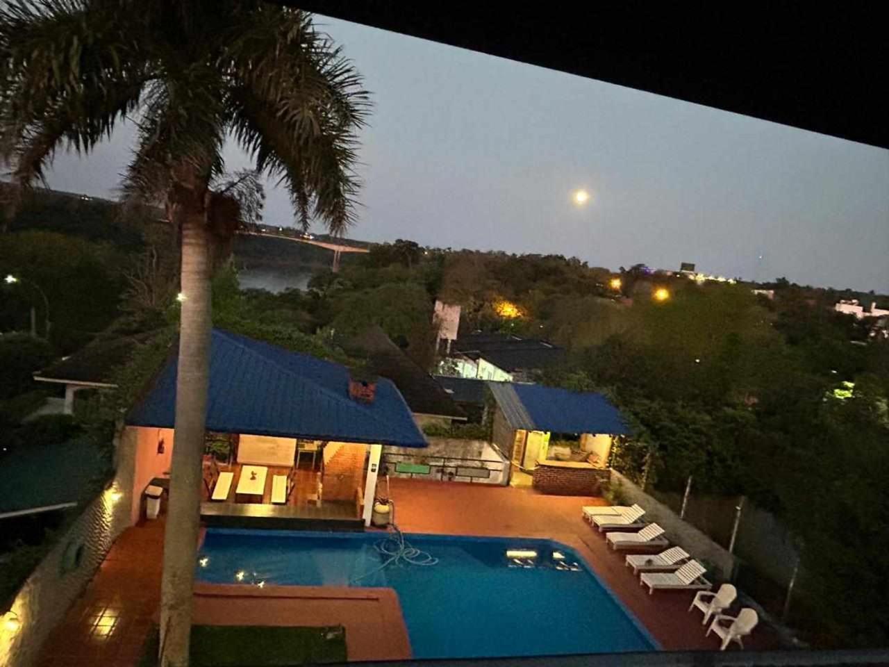 Guembe Al Rio Hostel Пуэрто-Игуасу Экстерьер фото